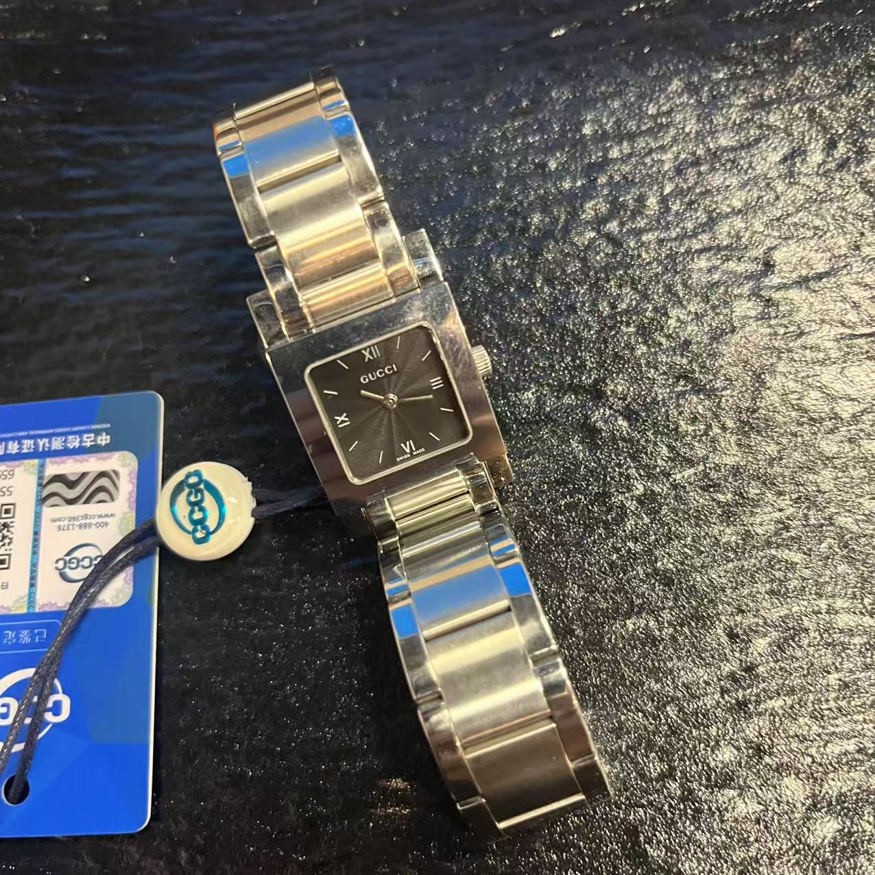 preloved Gucci watch