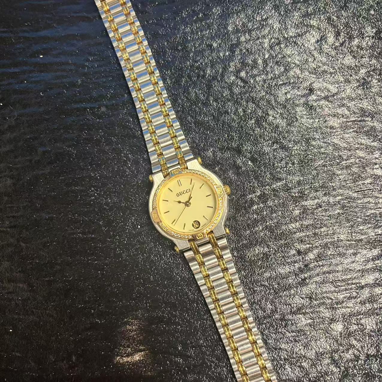 preloved Gucci watch