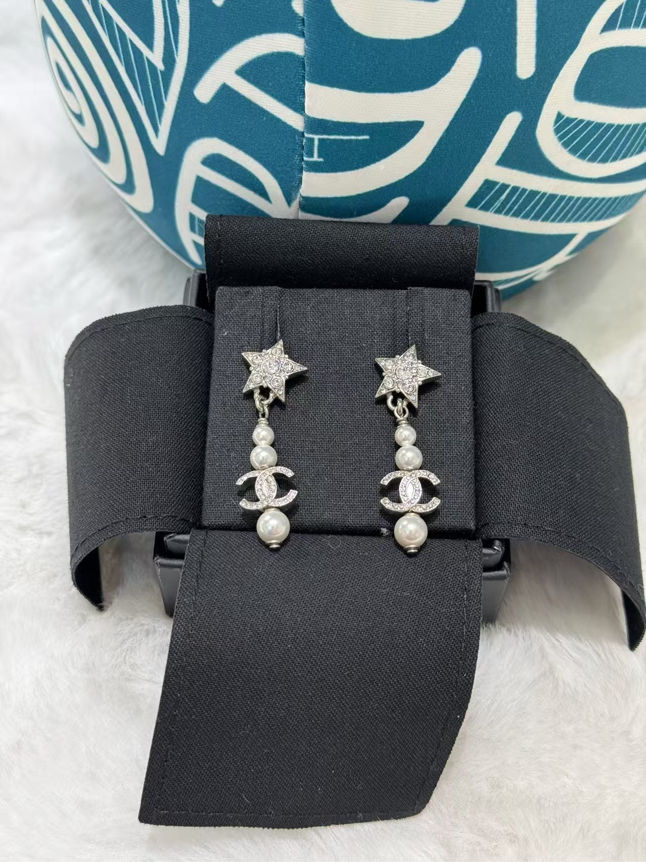 preloved Chanel earring