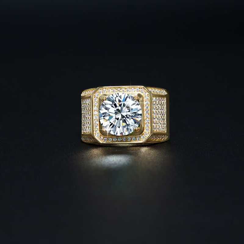 Moissanite Ring Wedding ring