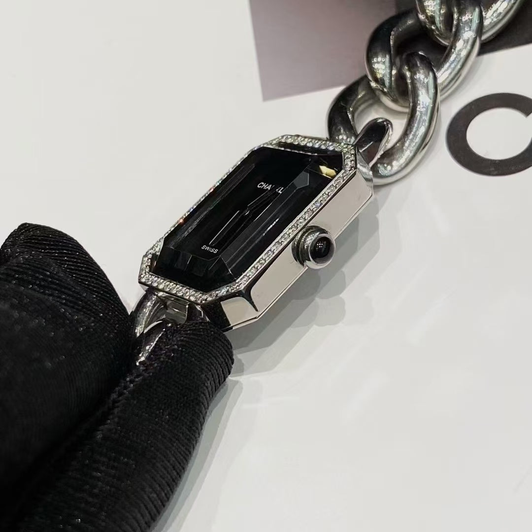 preloved Chanel watch