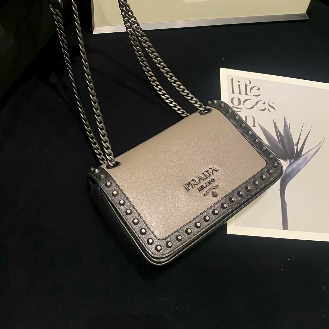 preloved prada bag shoulderbag/crossbodybag