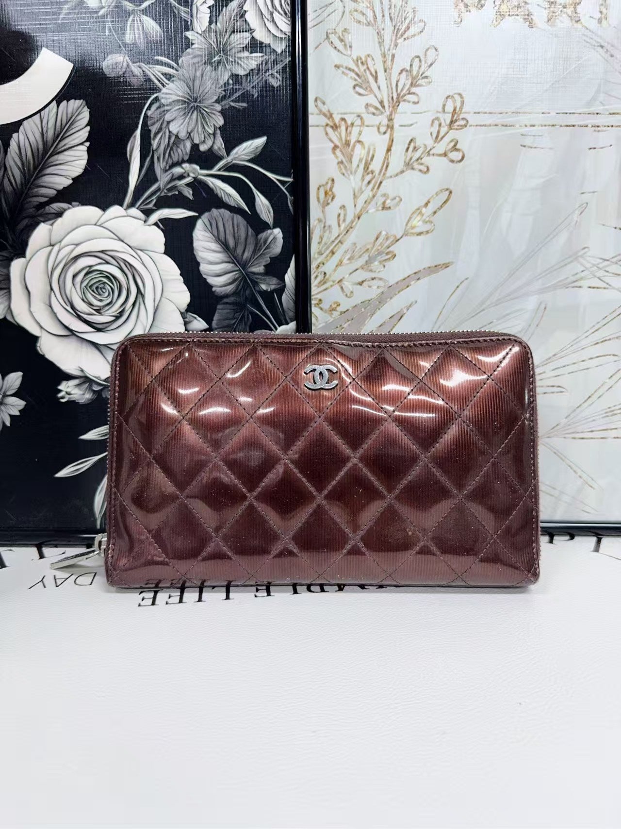 preloved Chanel wallet/long wallet