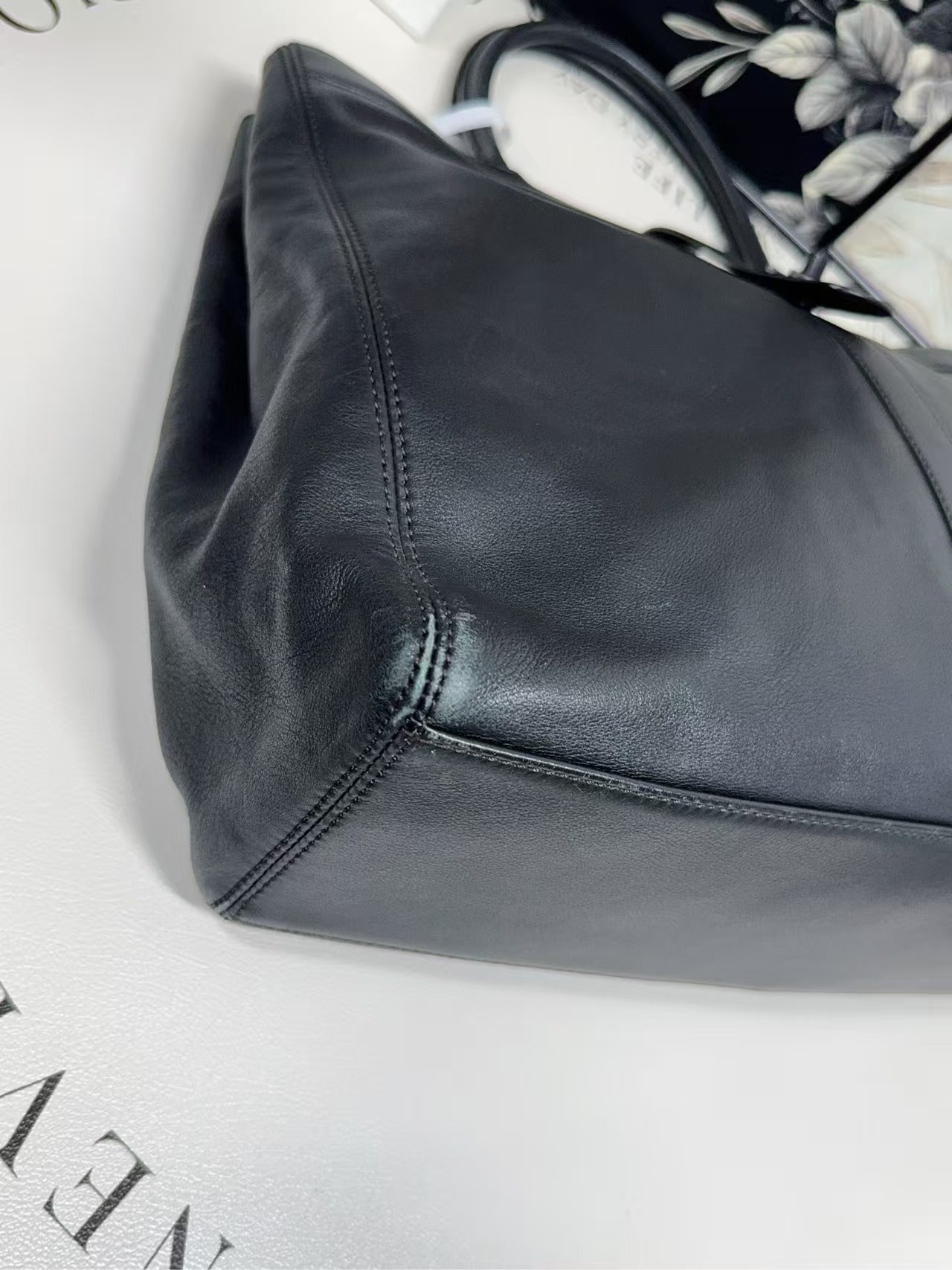 preloved Chanel bag/with card/top handle/Hobo