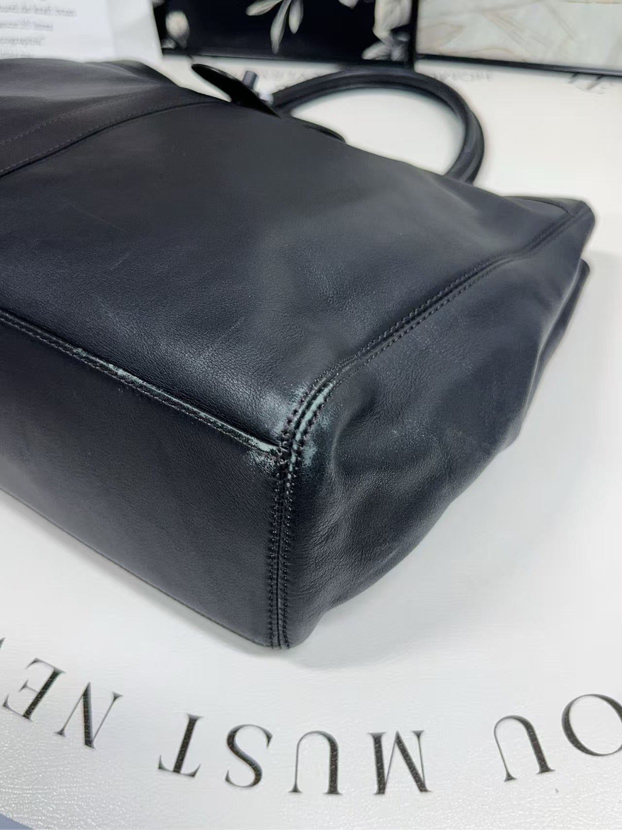 preloved Chanel bag/with card/top handle/Hobo