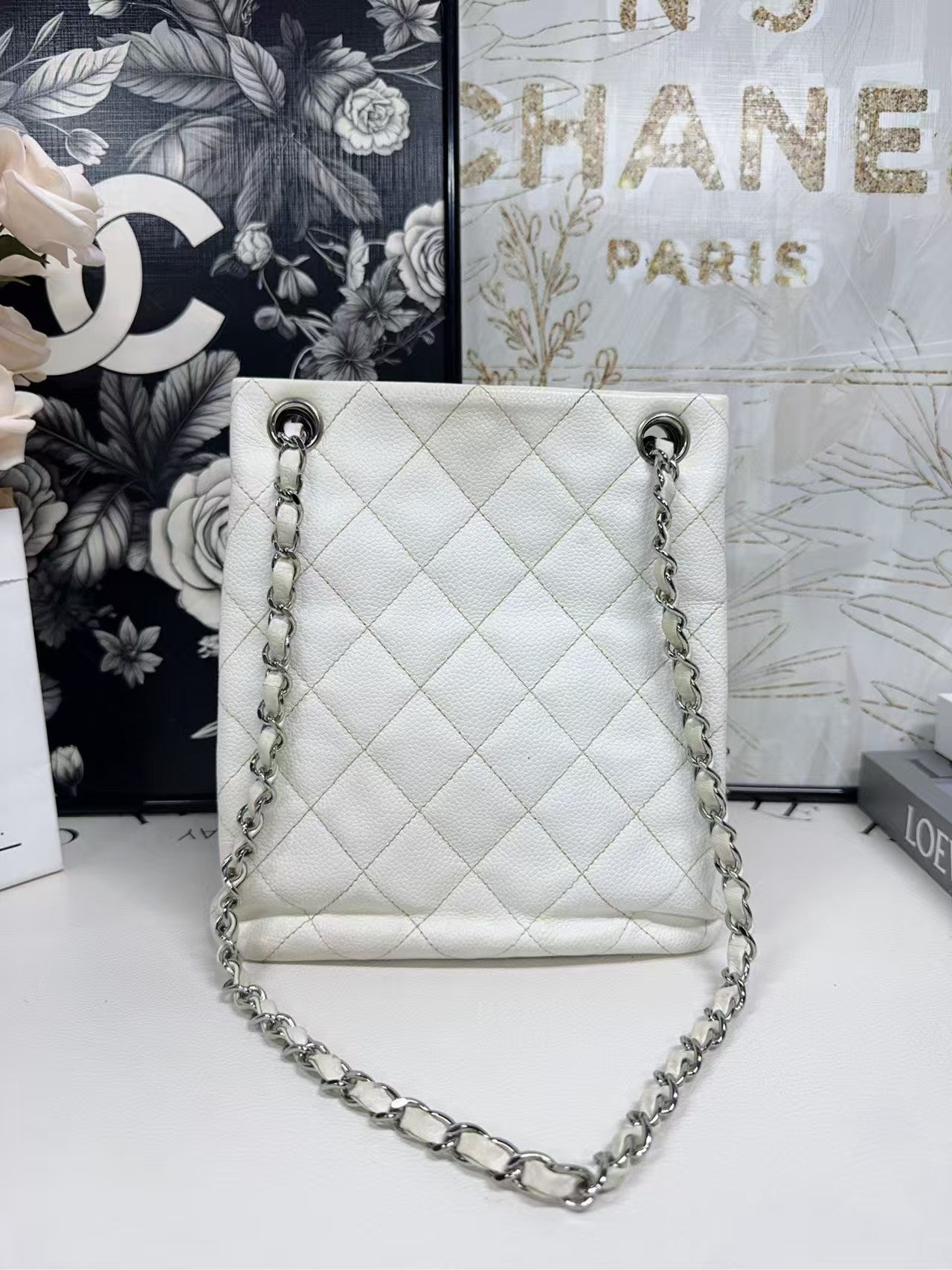 preloved Chanel bag shoulder bag/all white