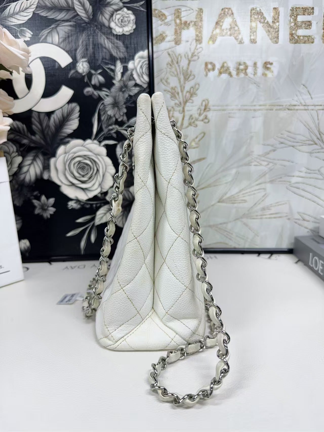 preloved Chanel bag shoulder bag/all white