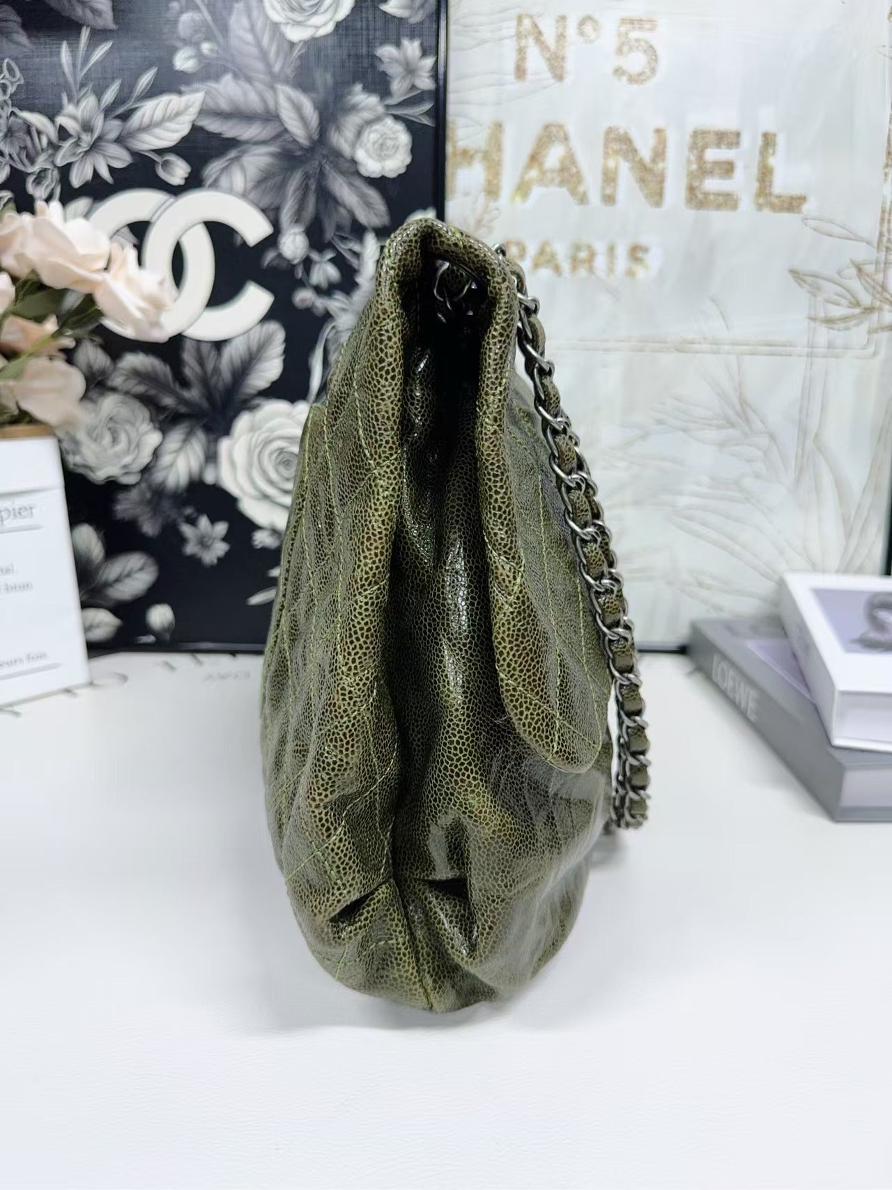 preloved Chanel bag shoulder bag/green