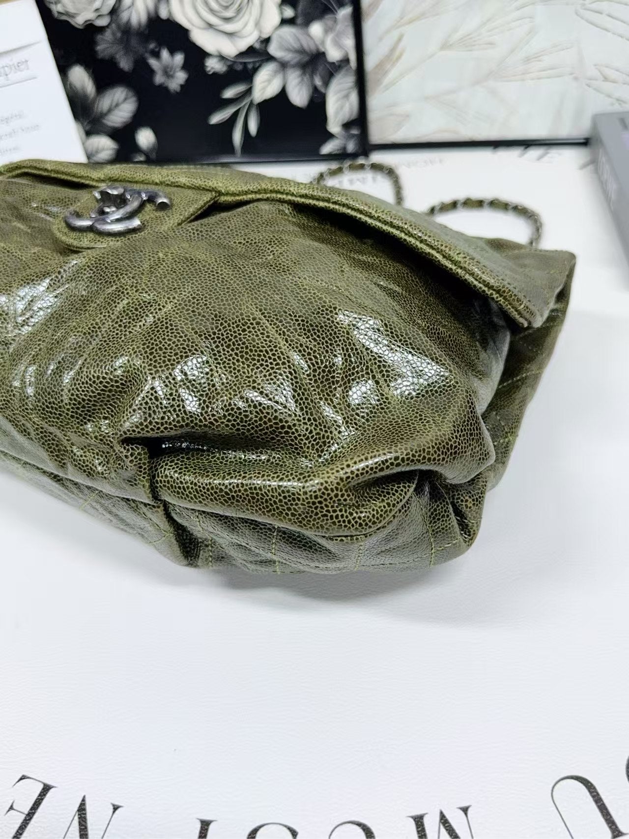 preloved Chanel bag shoulder bag/green