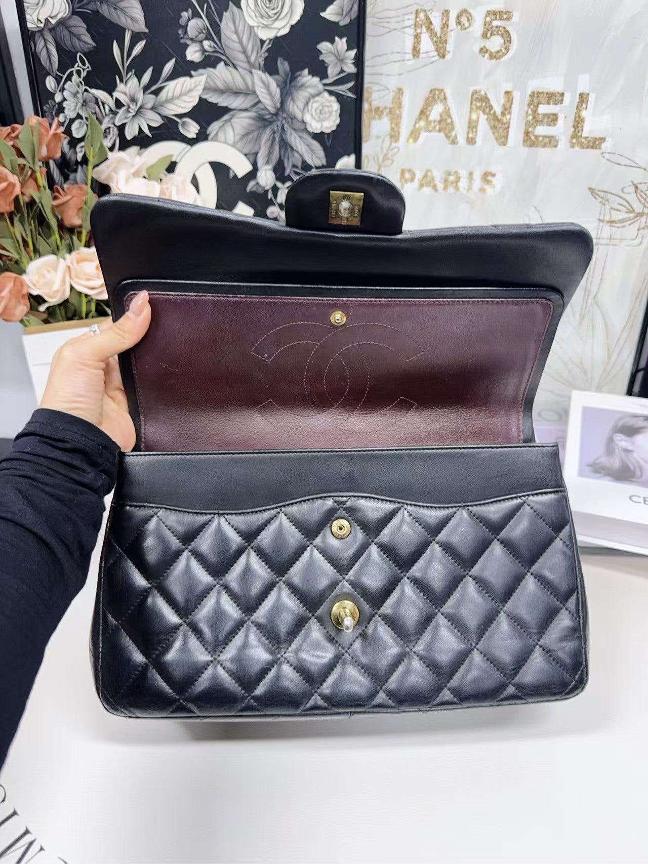 preloved Chanel bag shoulder bag/cross body bag/Golden hardware