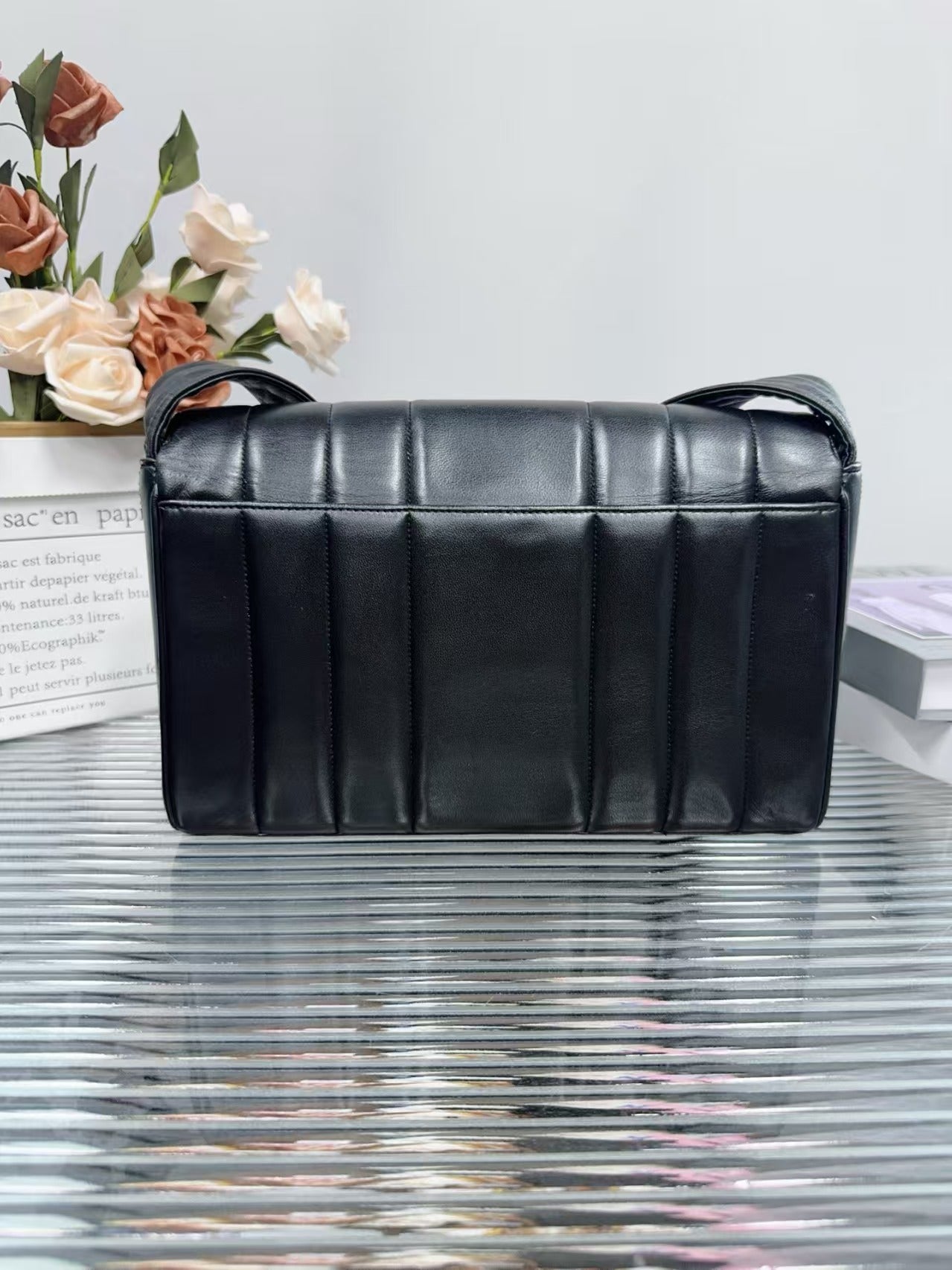 preloved Chanel bag so black shoulder bag