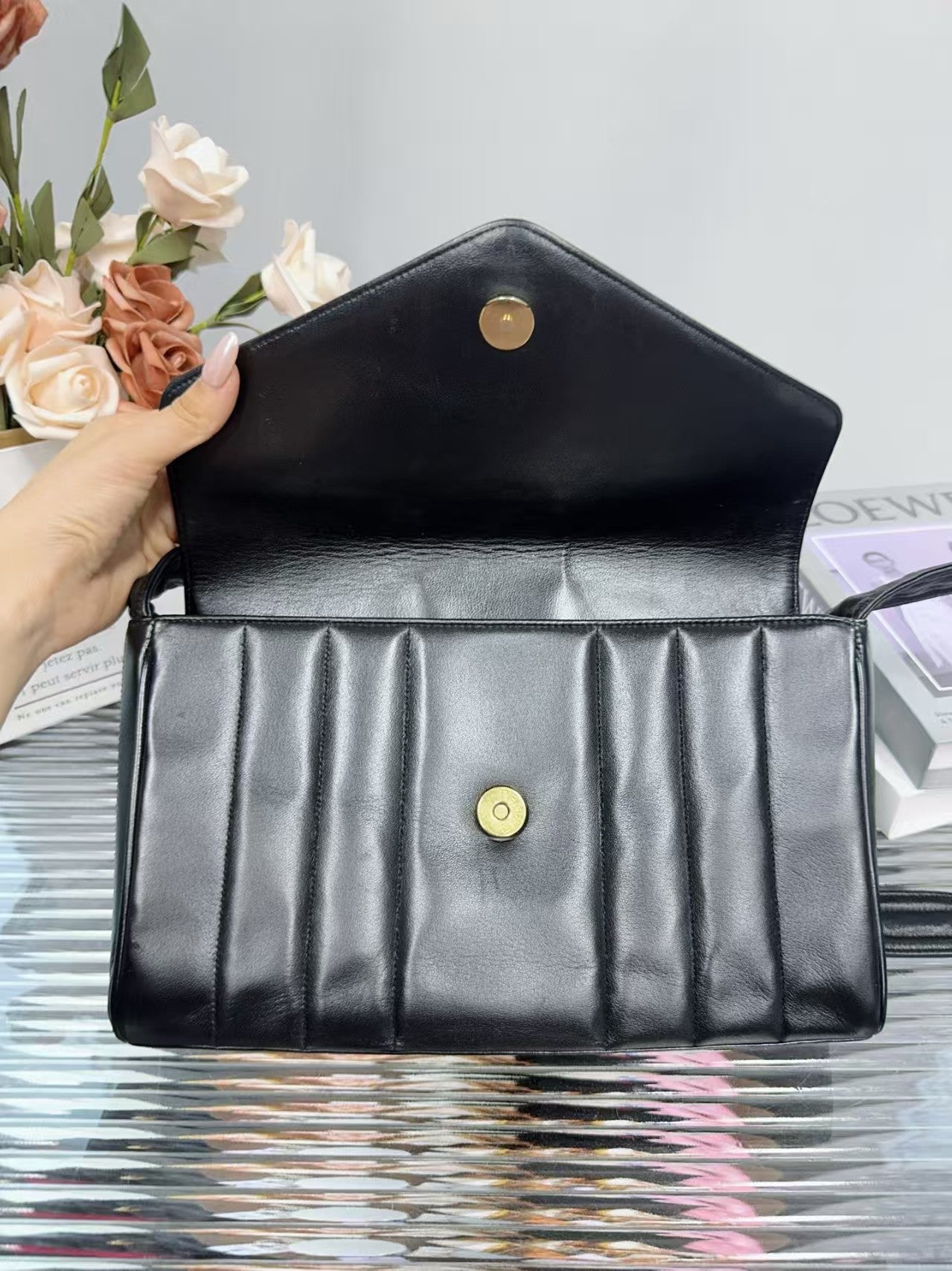 preloved Chanel bag so black shoulder bag