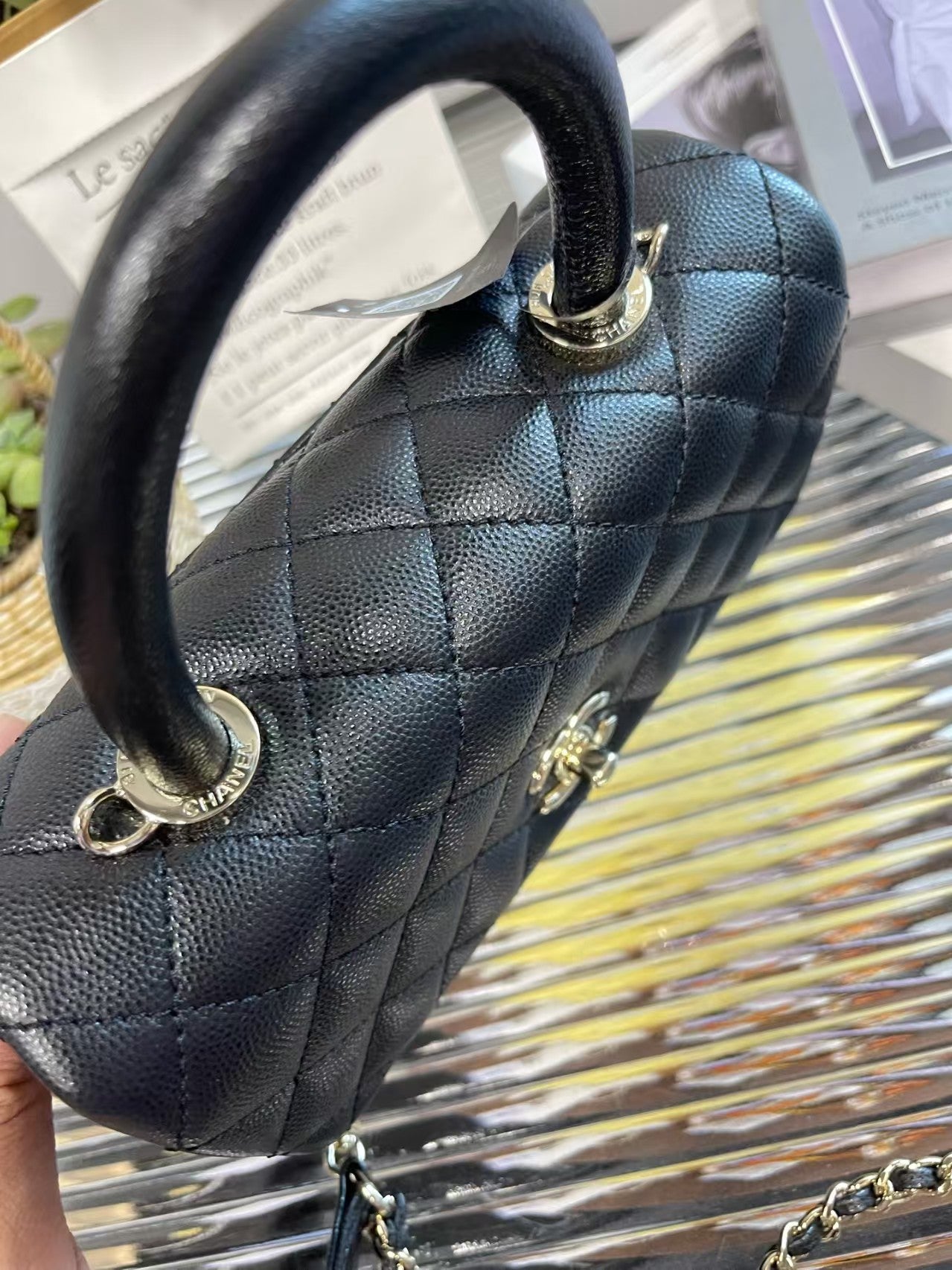 preloved coco handle chanel  Top handle/shoulder bag