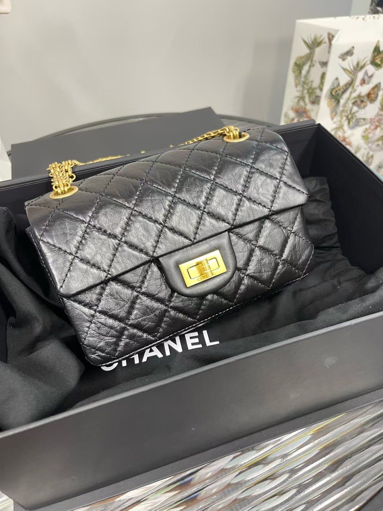 preloved Chanel 2.55 Handbag/Crossbody bag