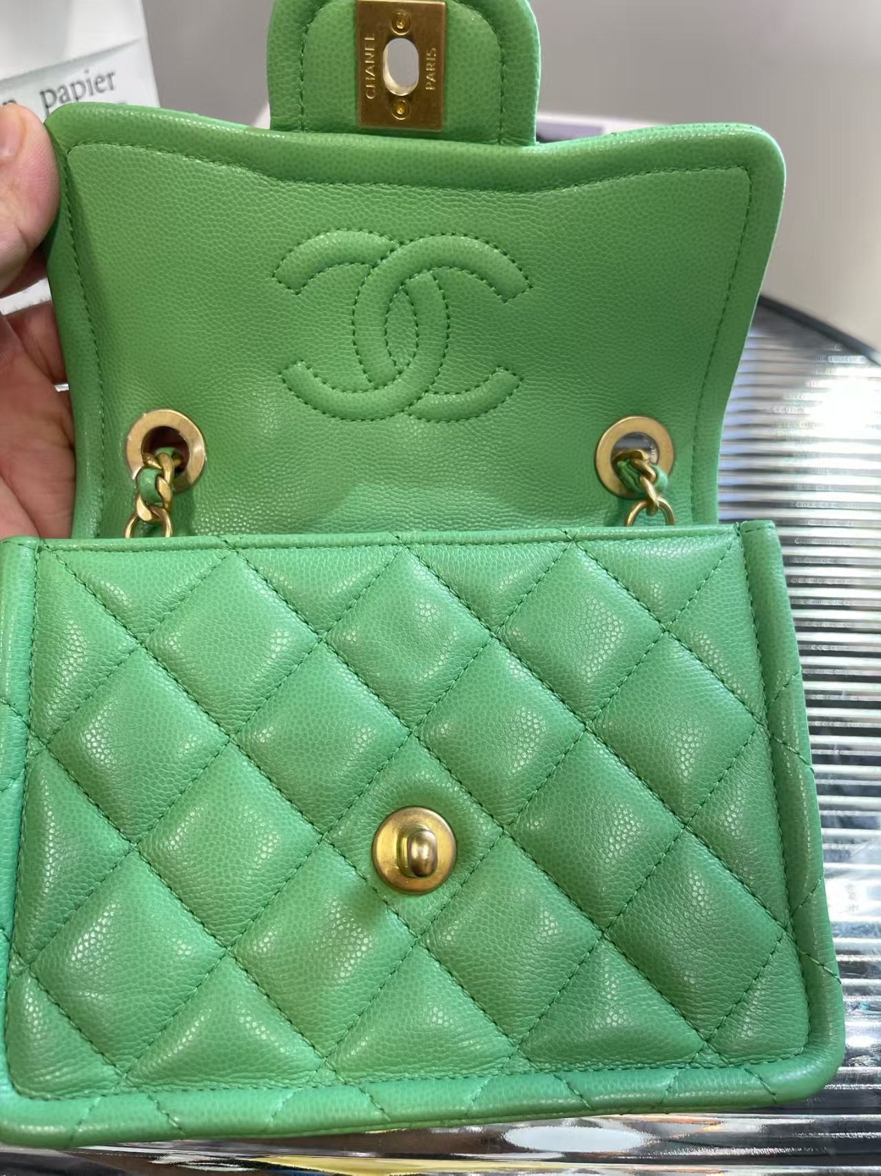 preloved Chanel bag 21P Shoulder bag