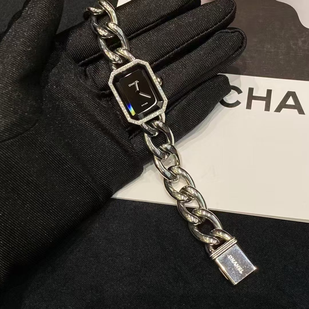 preloved Chanel watch