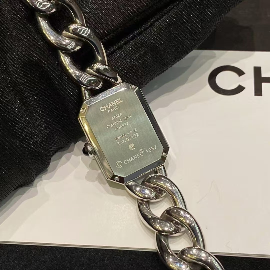 preloved Chanel watch